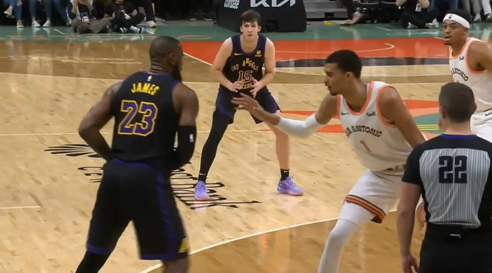 Victor Wembanyama e LeBron James em uma partida
